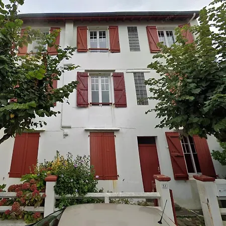 - Cote Des Basques Апартаменти *
